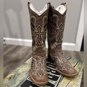Women’s Corral Cross & Wing Boots